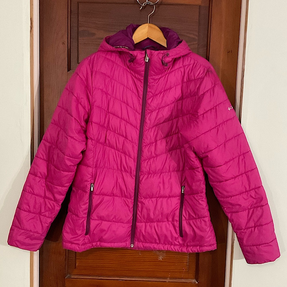Lightweight Columbia zip up puffer jacket